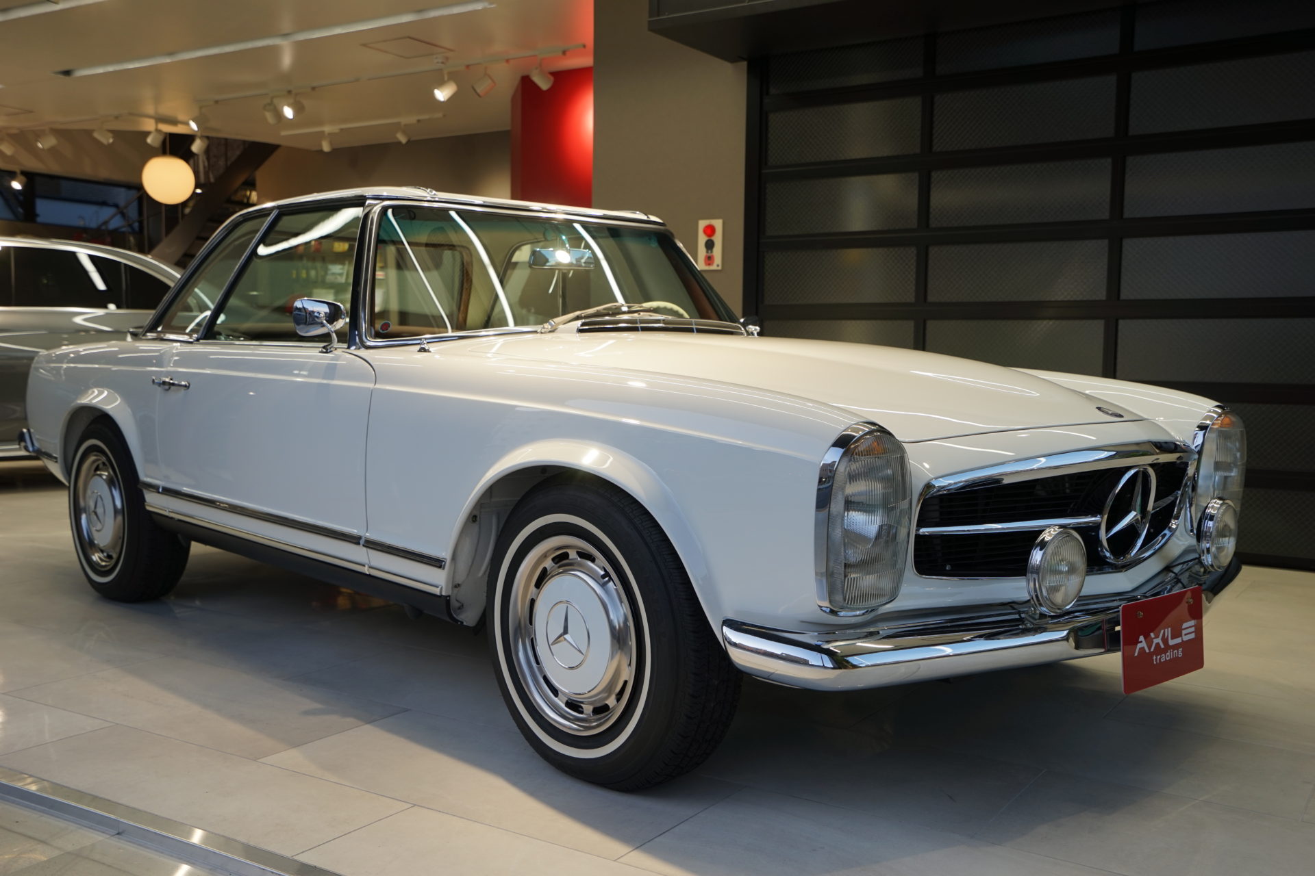 入庫情報 1967ｙメルセデスベンツ 250ｓｌ フルレストア車 入庫 輸入車専門店アクセルトレーディング